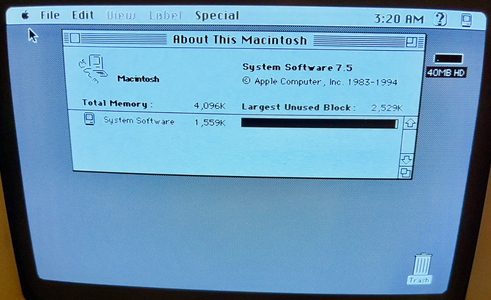 Apple Mac Macintosh Classic  Computer - Works!