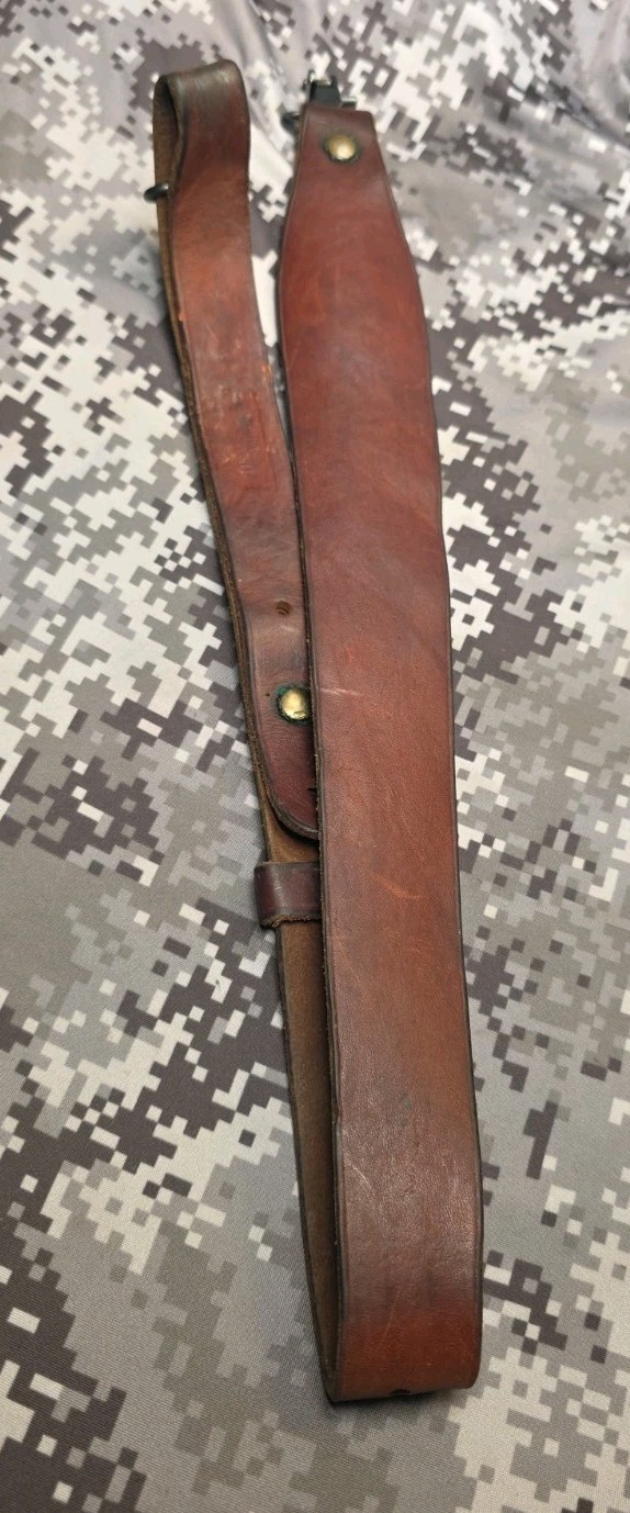 VINTAGE UNCLE MIKES LEATHER RIFLE SLING WITH SWIVELS