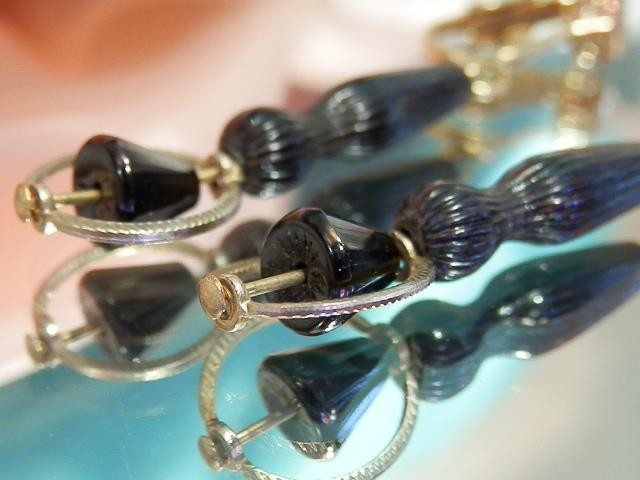Pretty Vintage 1950 Black Plastic Dangle Earrings 751my