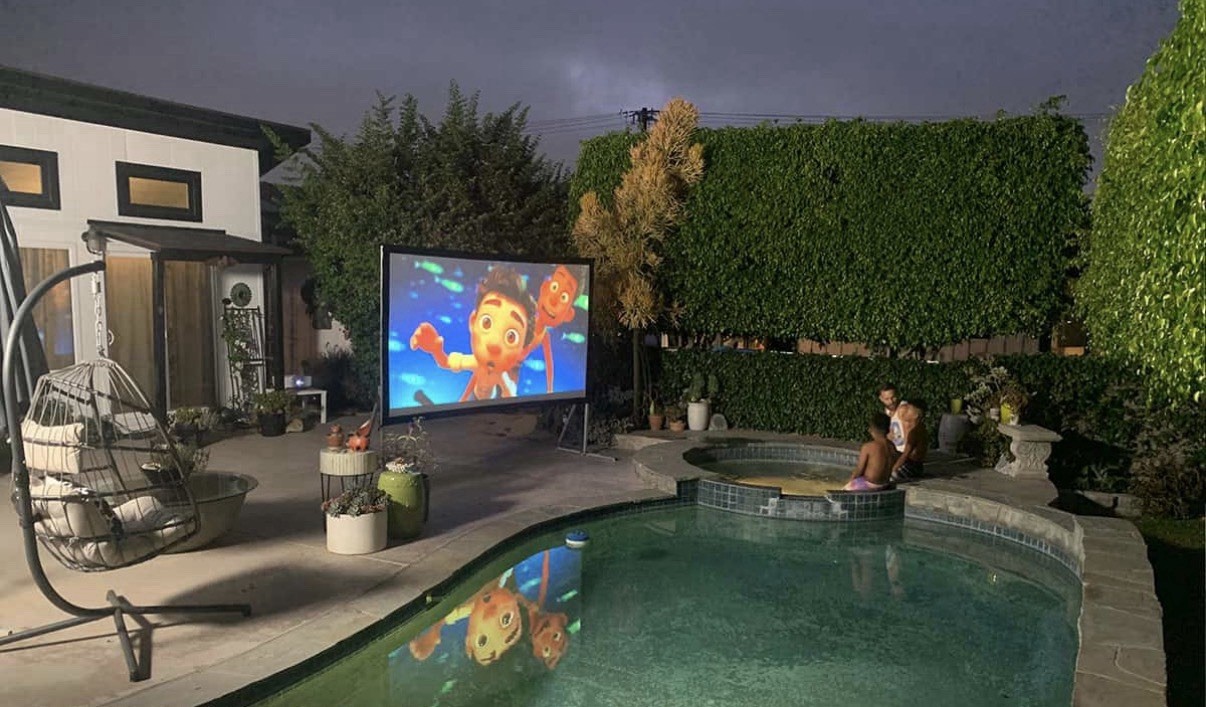 Outdoor Movie Fun!  The Deluxe Set-Up Projector/Screen/Sound Bar PHX PICKUP ONLY