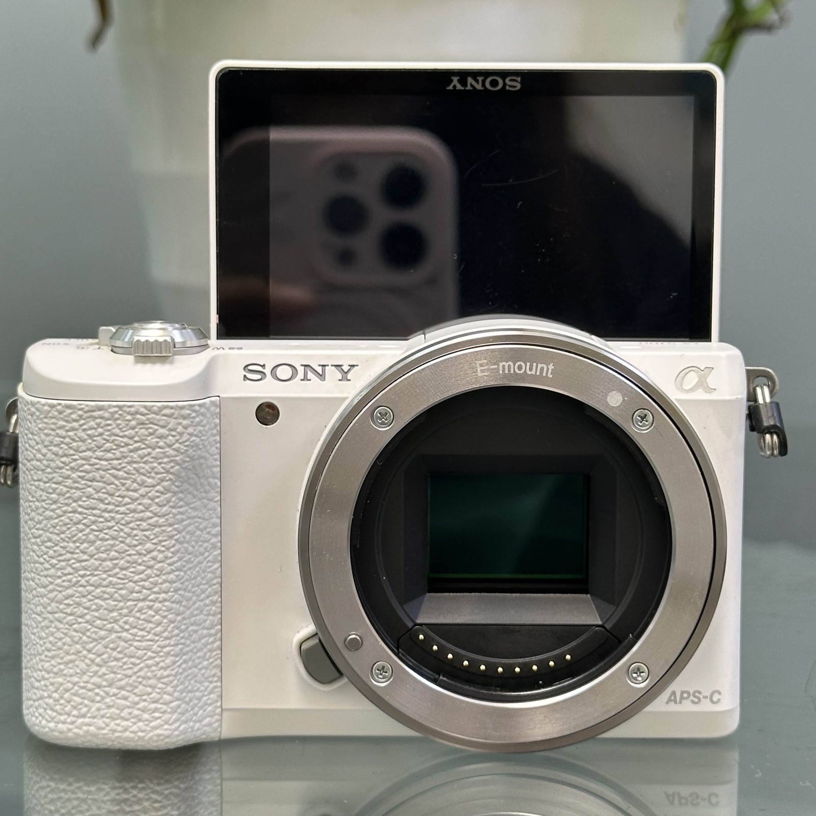 Sony Alpha A5000 20.1MP Mirrorles Digital Camera Body 95%NEW