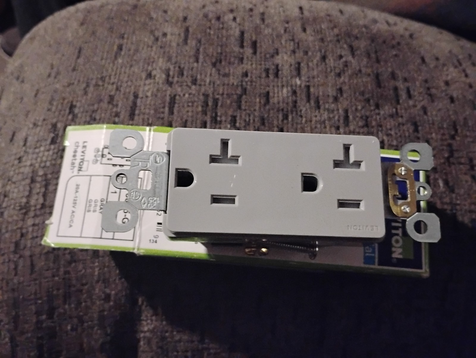 leviton wall plug