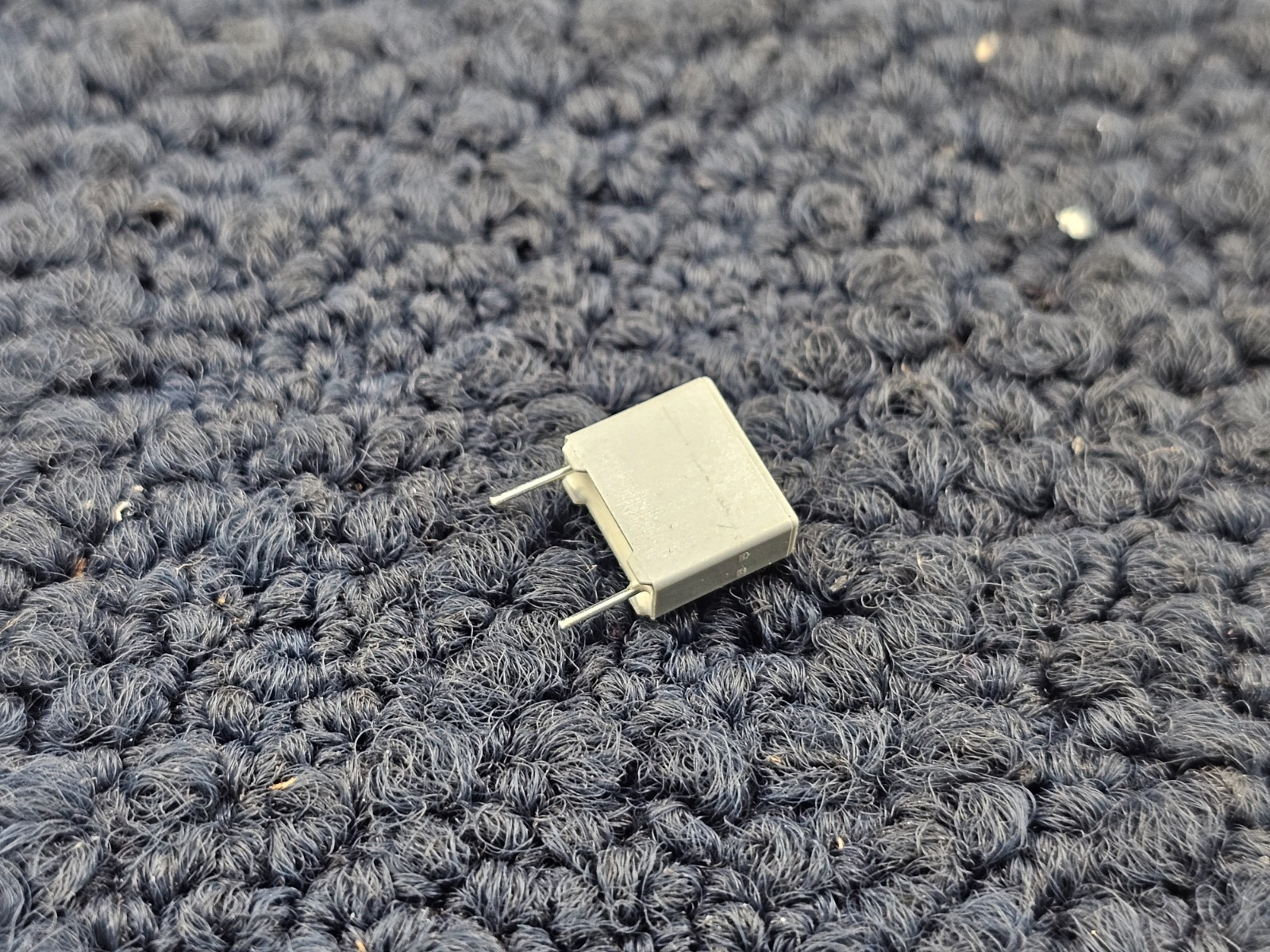 (QTY 50) TTI CALIBRATED SCALE COUNT BCCBFC233820102: Safety Capacitors