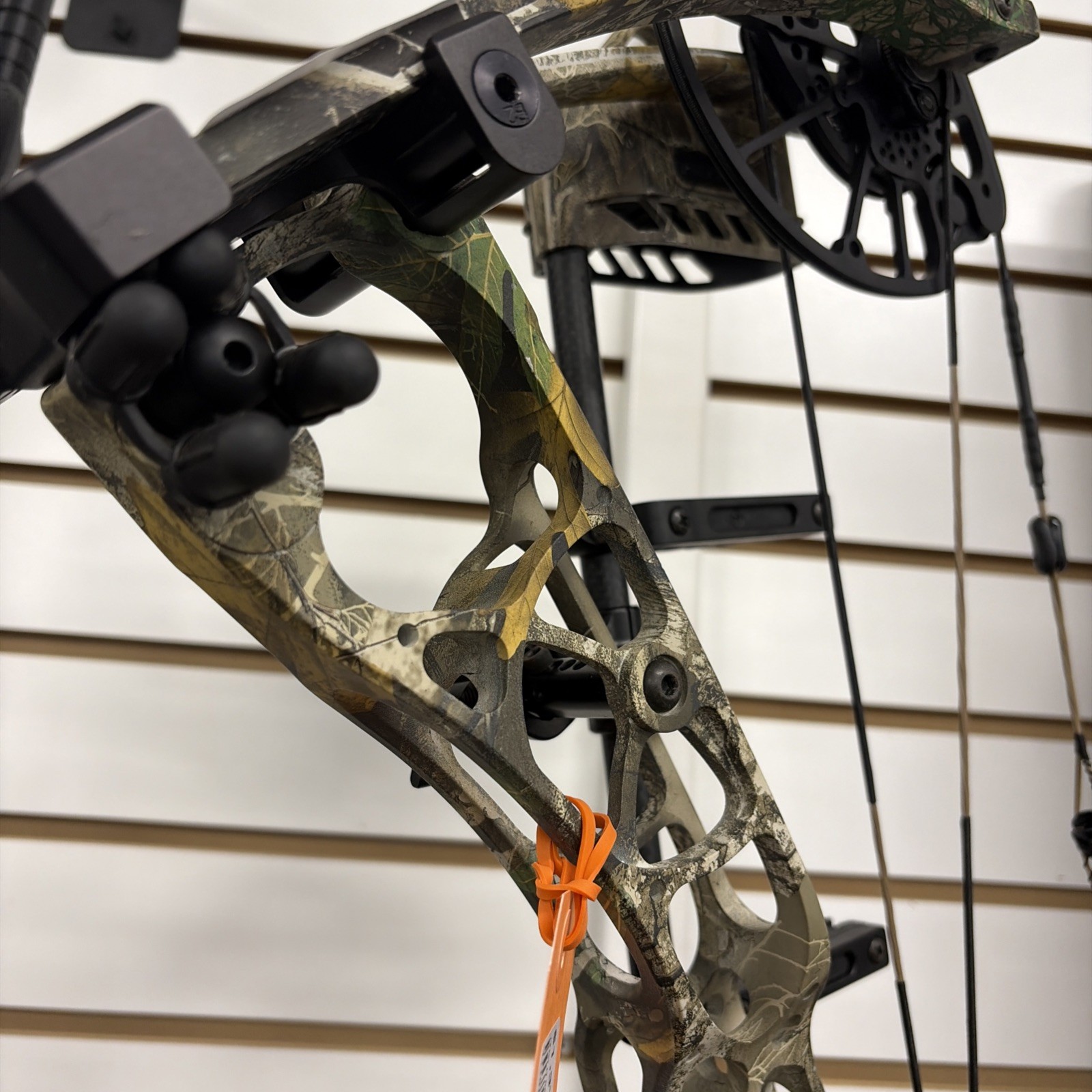 Hoyt Alpha X 30 Camo Compound Bow Package FULLY LOADED