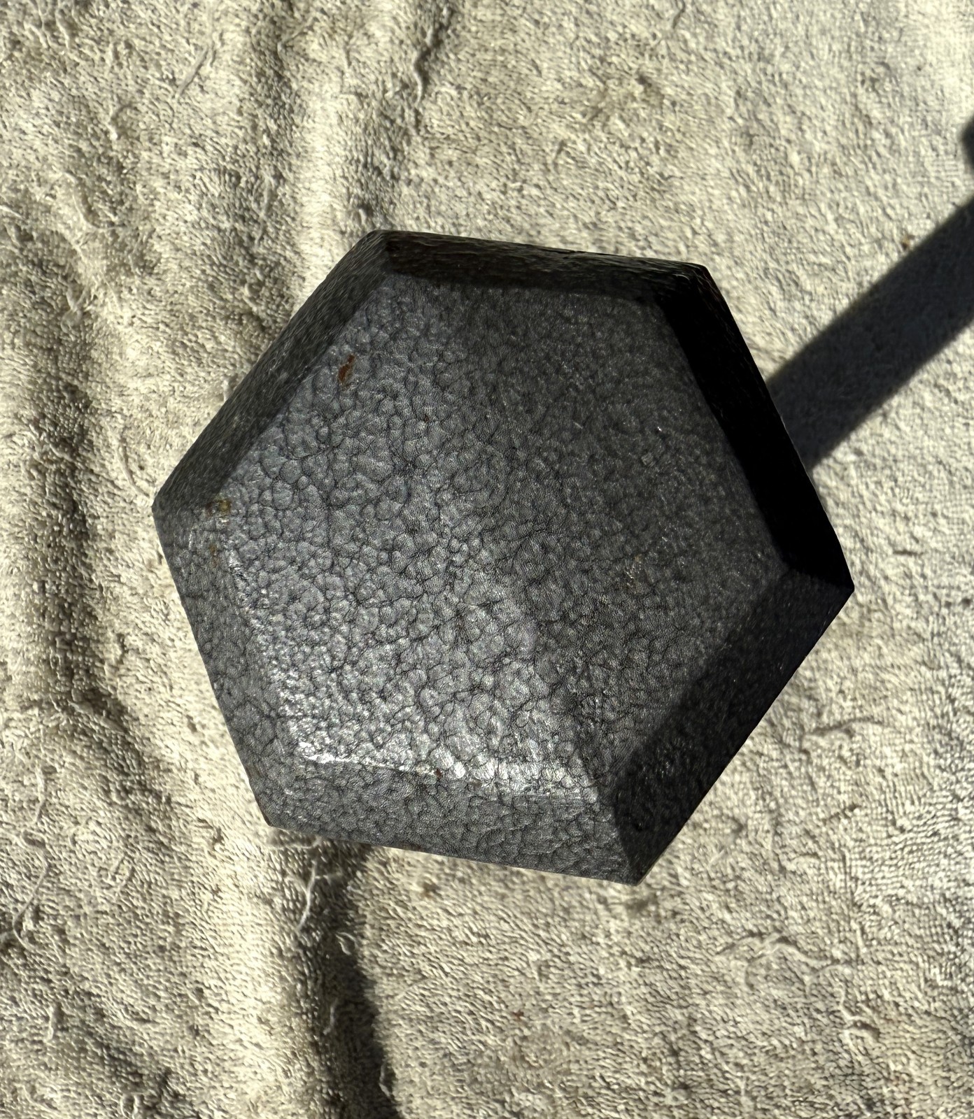 8 POUND HEX HEAD CAP TYPE CAST IRON DUMBELL