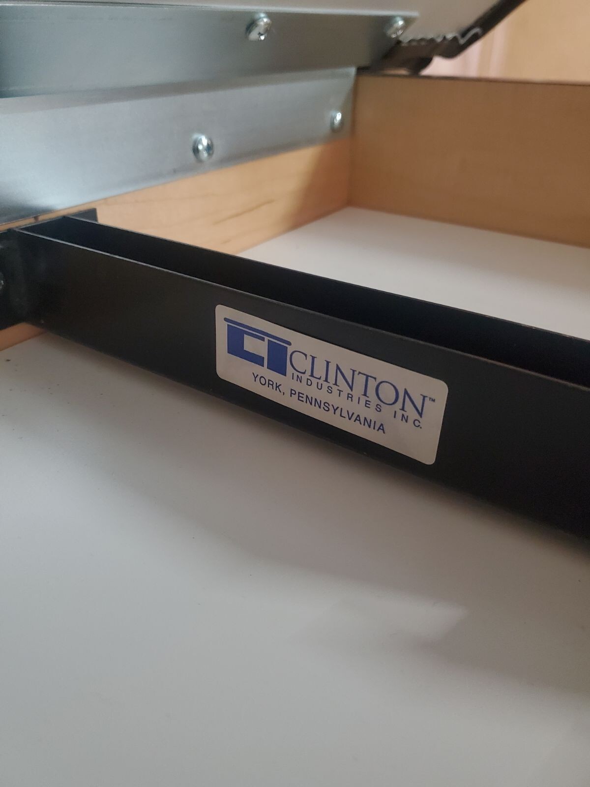 Clinton Classic Treatment Table with Doors *