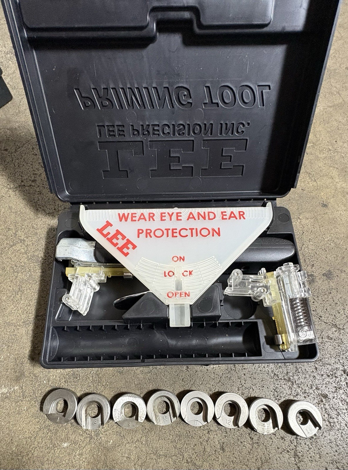 LEE 90215 Priming Tool Kit With Set Of  8 Shellholders