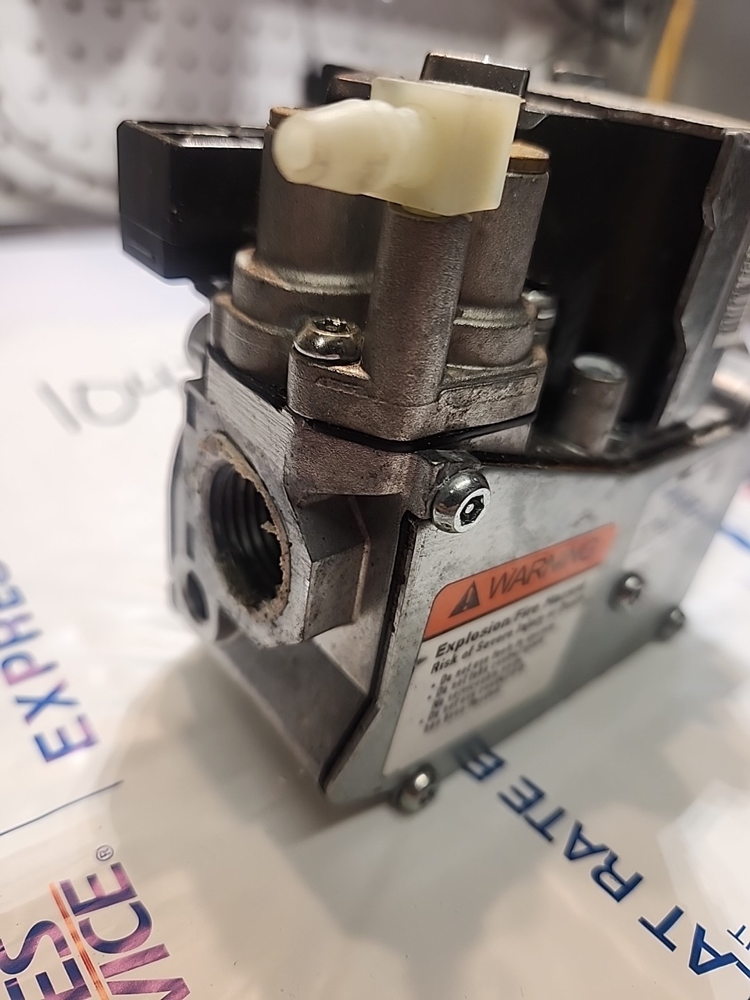 83W12 103181-02 Valve-Gas (2 STG NAT) NEW PULLED FROM DAMAGED UNIT!!!!