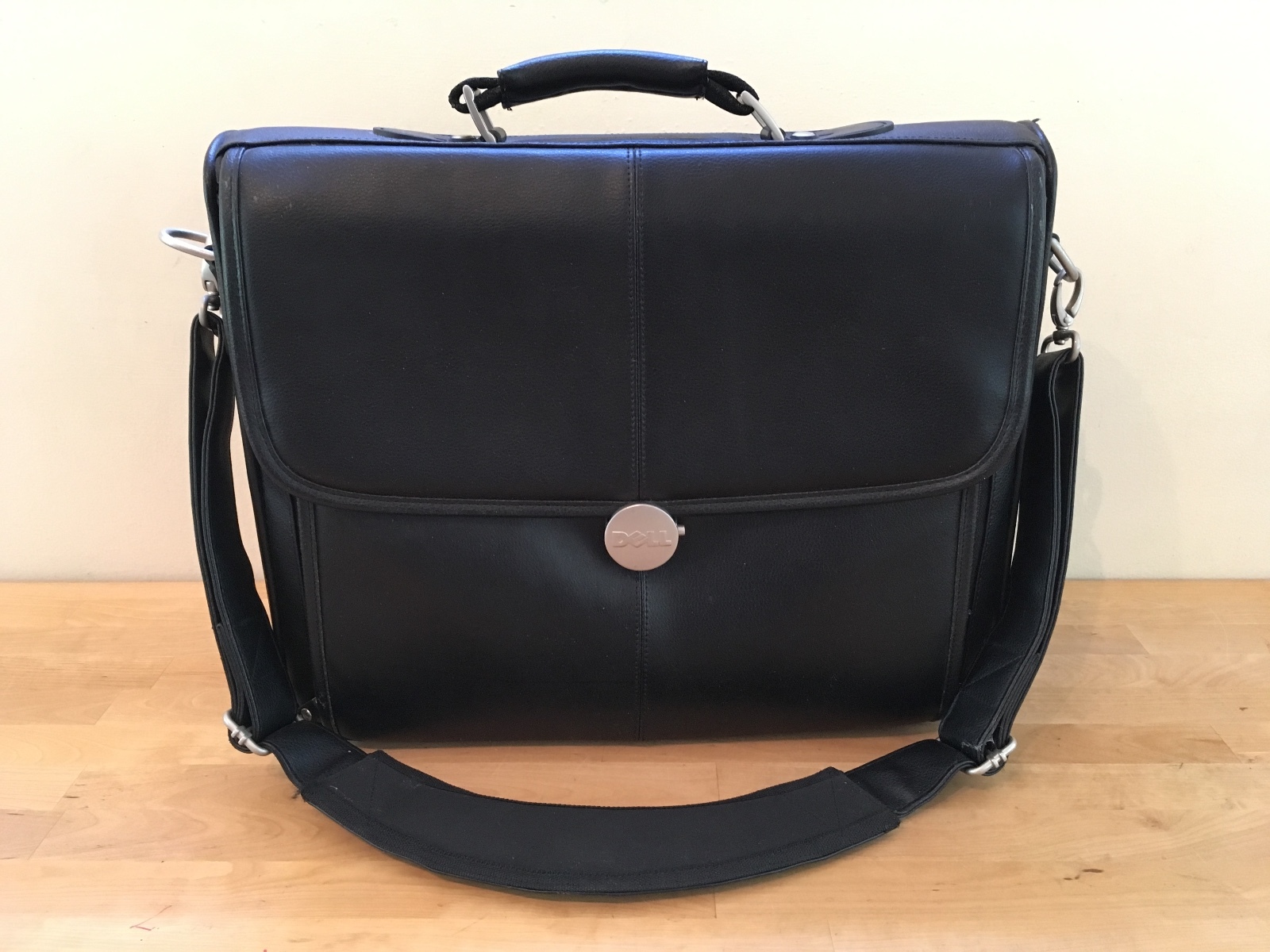15" DELL Black Vinyl Laptop Briefcase Bag with Computer Case Compartment