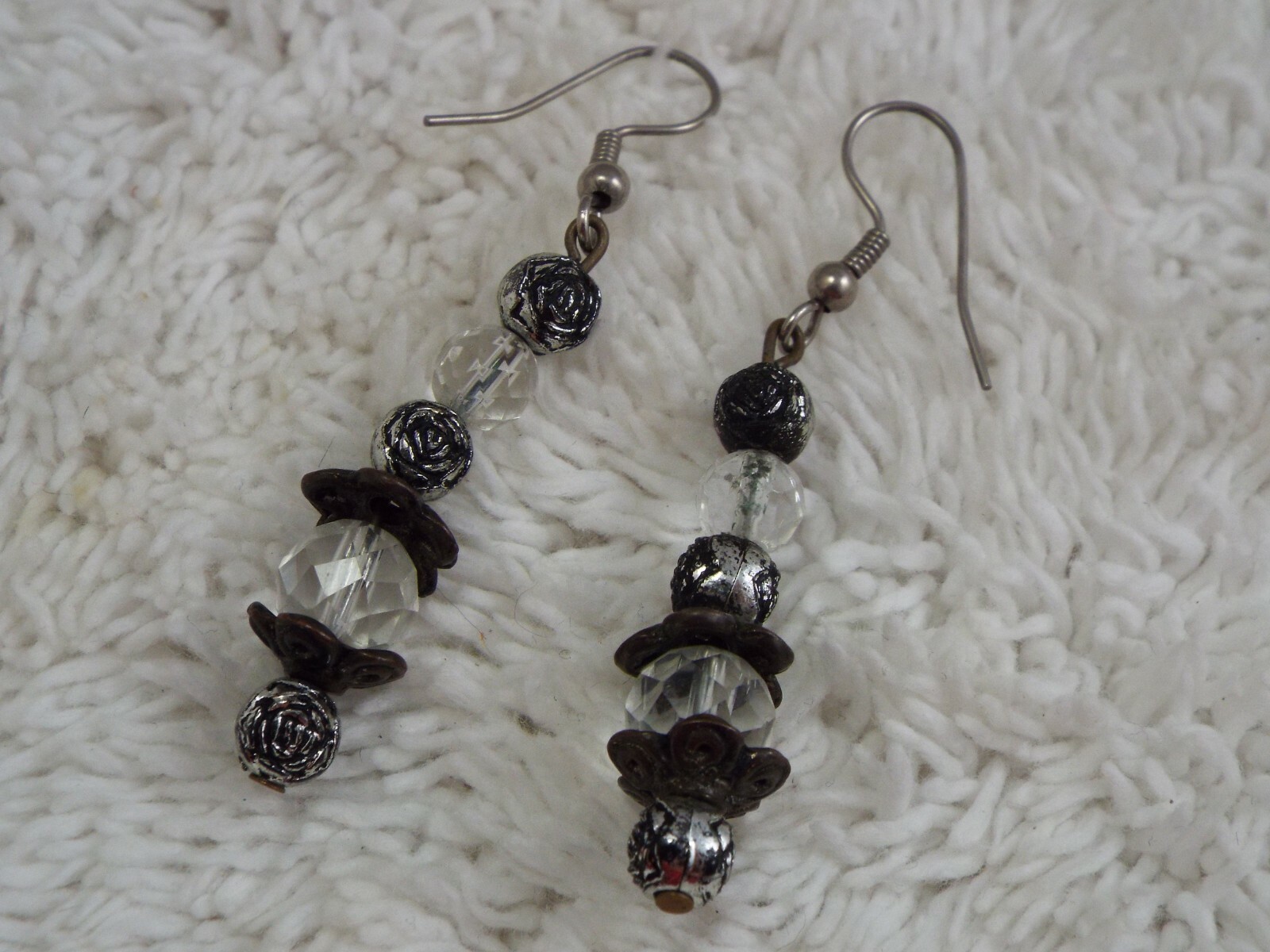 Silvertone Bead Pierced Earrings (A47)
