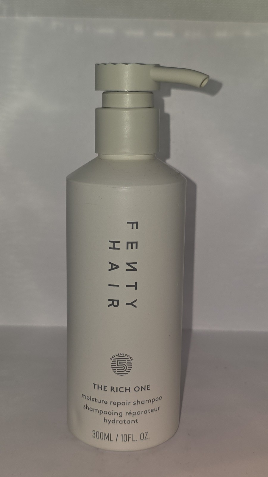 Fenty Hair The Rich One Moisture Repair Shampoo Helps Frizz Split Ends 10 oz