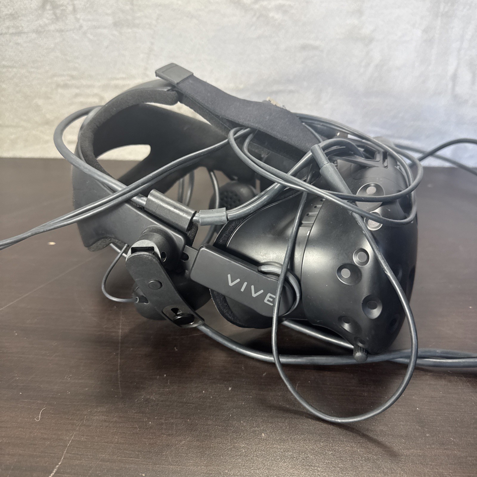 HTC Vive VR Headset w/ Extras And Cables