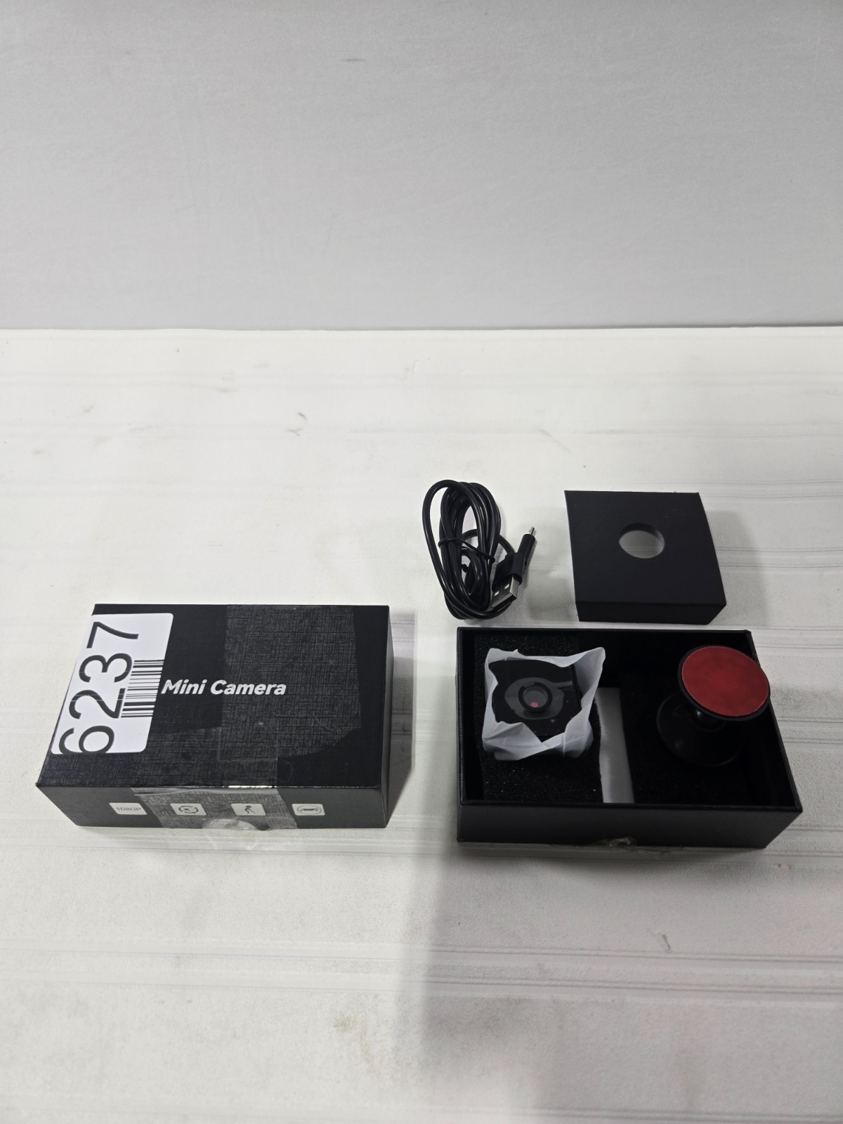 Mini Camera Wireless Home Security Camera Magnetic Mount w/ USB Cable Box