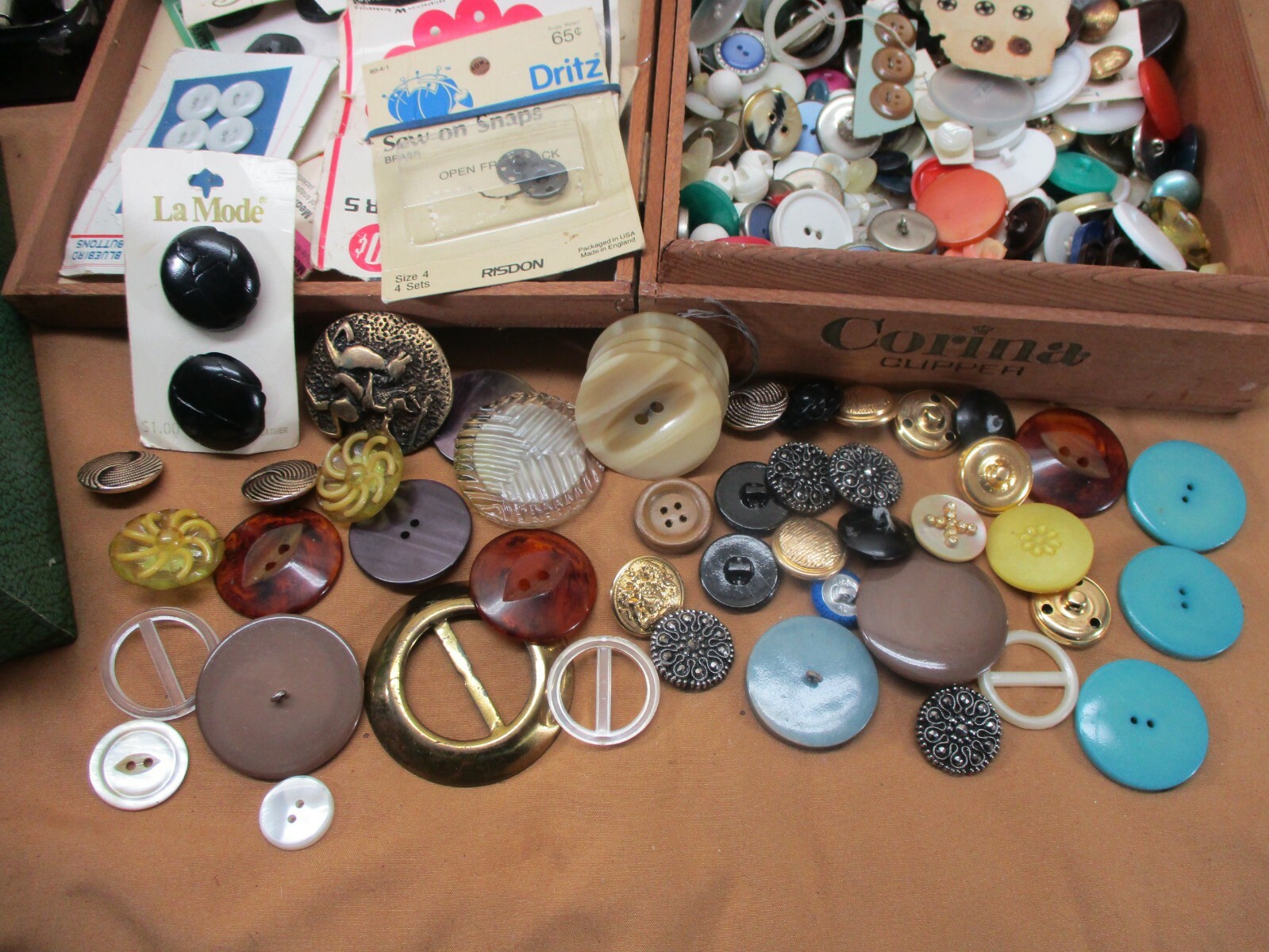 Vtg Sewing Machine Supply Parts Buttons Thread Pattern Cams Discs Singer - White