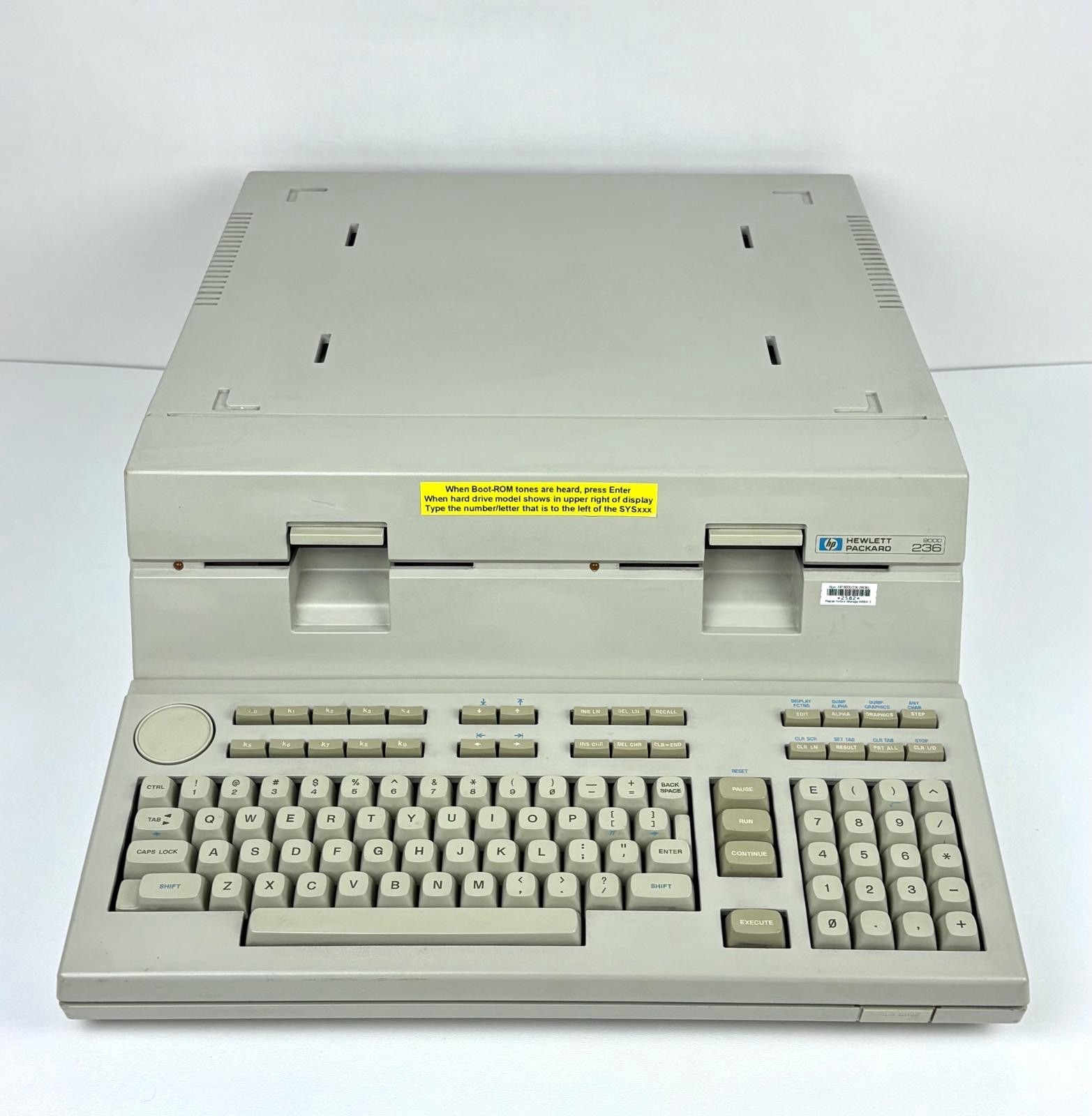 Vintage 1982 Hewlett Packard HP 9836A Computer Model 236