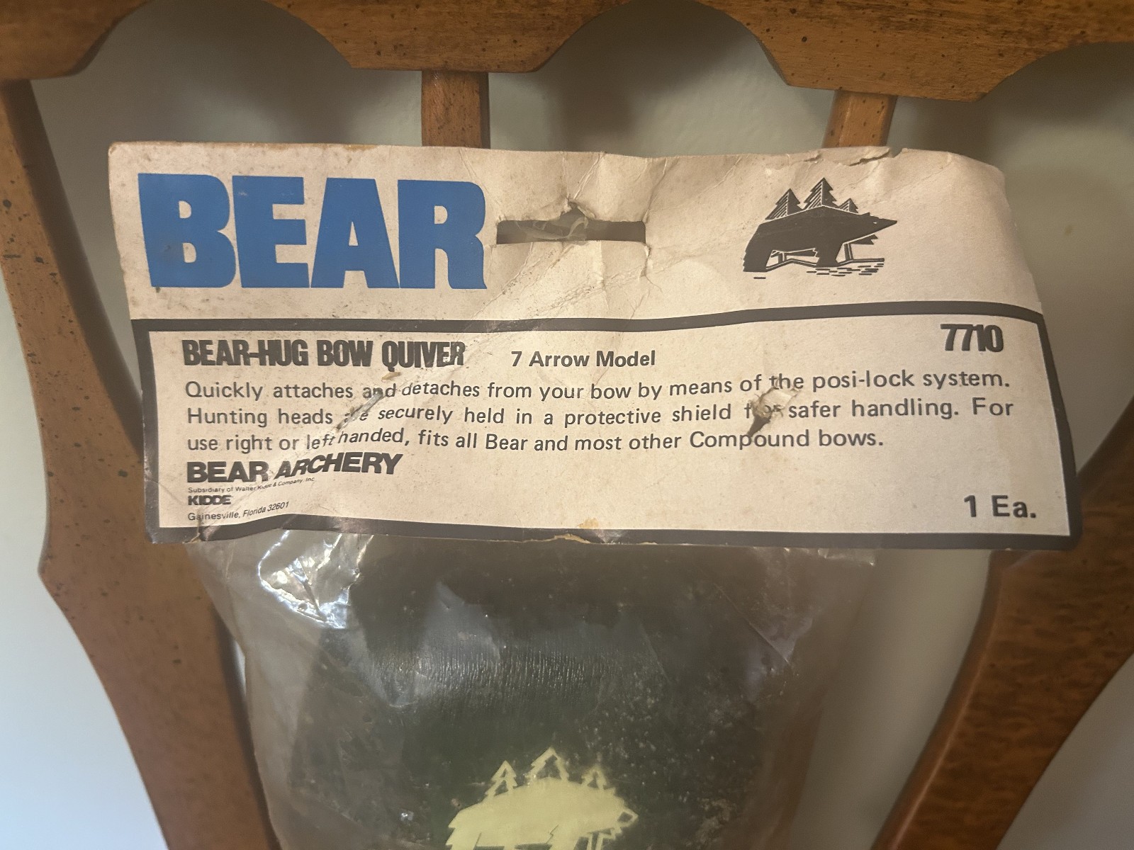 Bear-Hug Bow Quiver 7 Arrow Model 7710