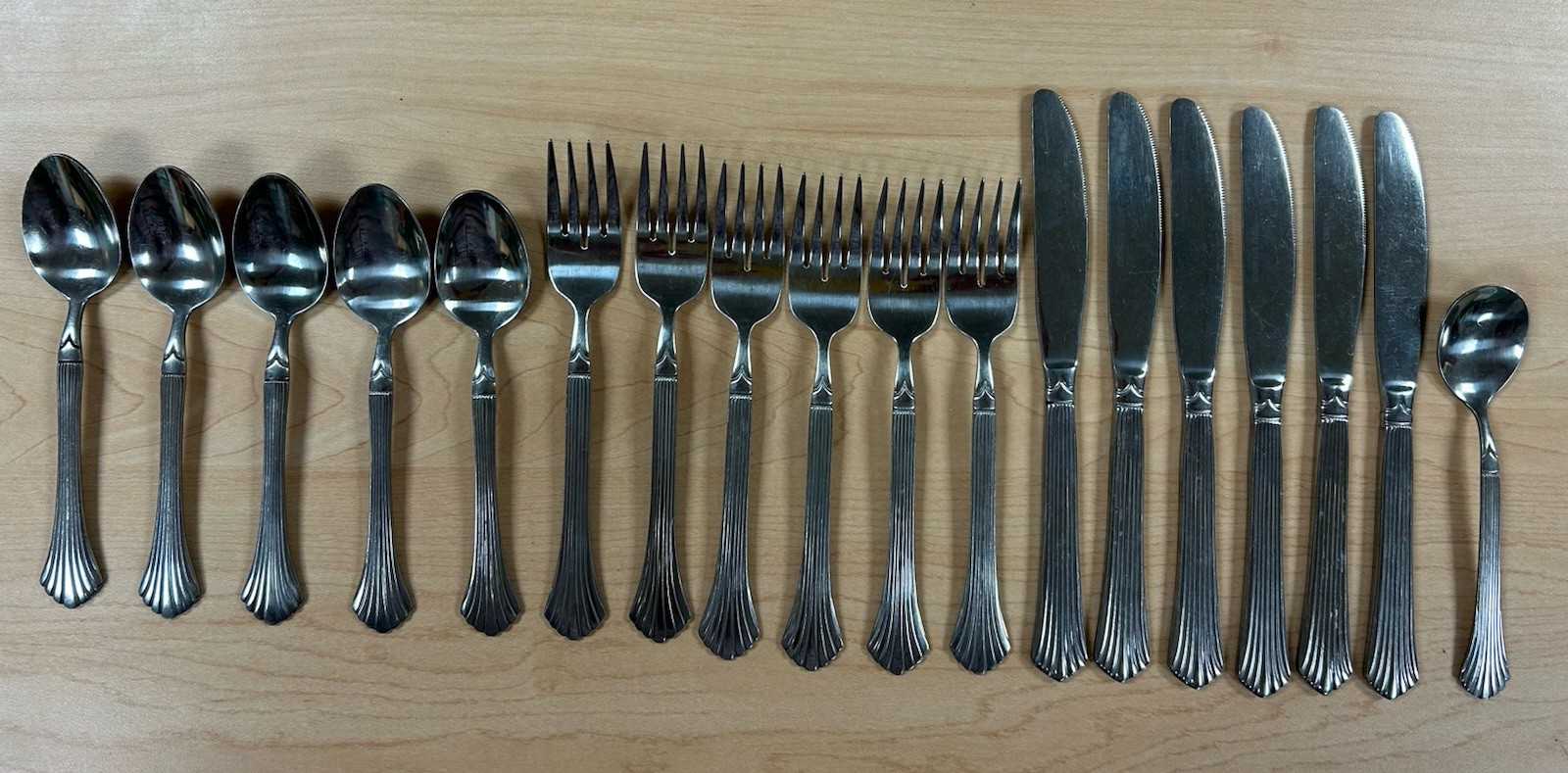 18 x Stainless Steel Belagi Belagio Salad Forks Teaspoons Knives Lot Flatware