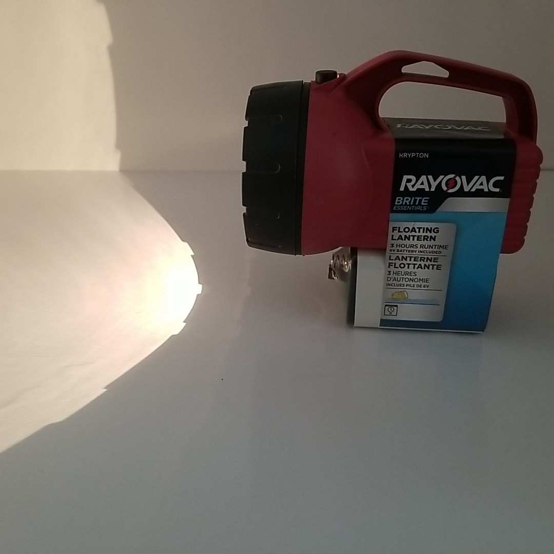 NIP Rayovac Brite Essentials FloatIng Lantern 6-Volt 35 lumens 120hr Runtime