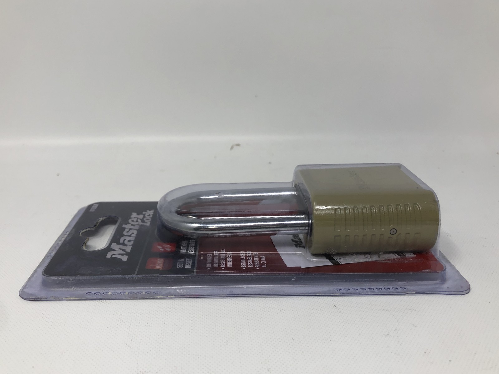 Master Lock 875DLH Combination Lock Weather Resistant 2in Shackle