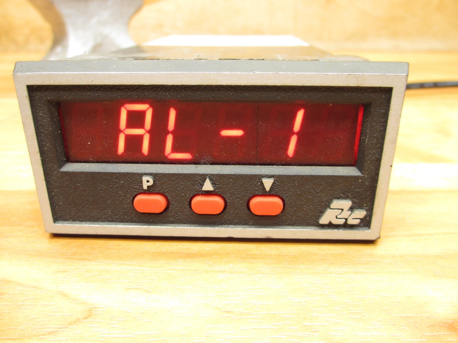 Red Lion Controls IMP20102*USED POWERS UP* Panel Meter