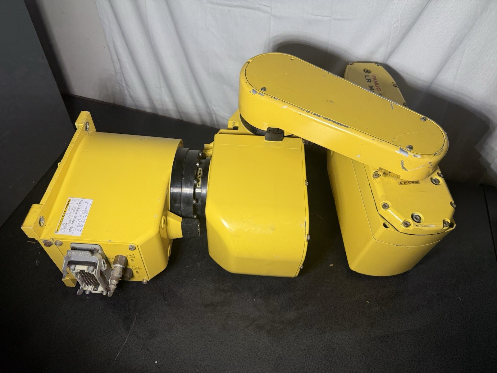 Fanuc LR Mate 100iB With J3IB Mate Controller Untested