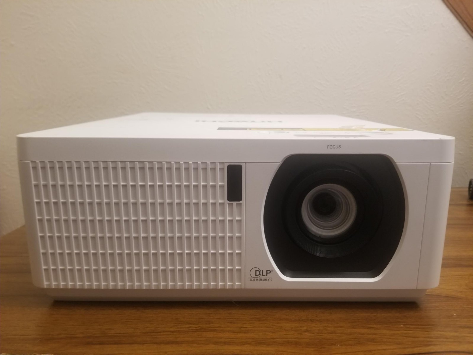 Hitachi LP-WU6500 1920x1200 Conference 5,000 Lumens Projector (7630 hours)
