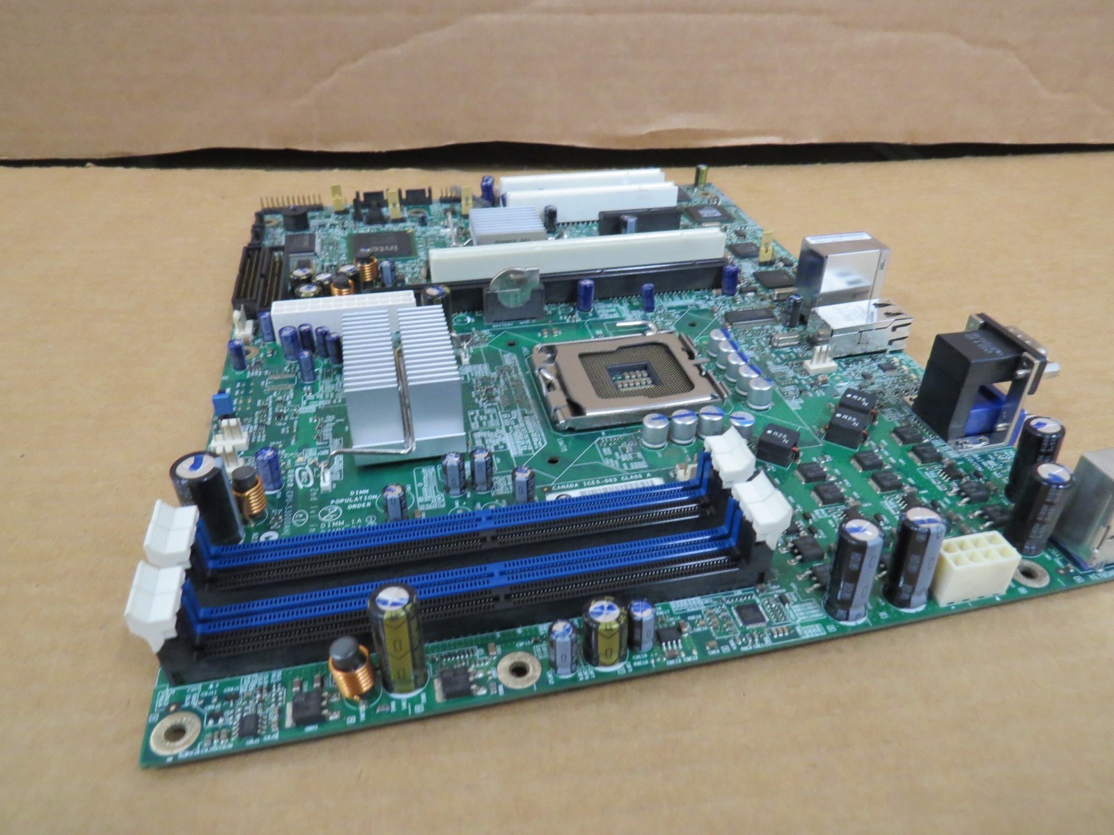 Intel S3000AH D40859-207 Socket LGA775 DDR2 PCI ATX Server Board TESTED