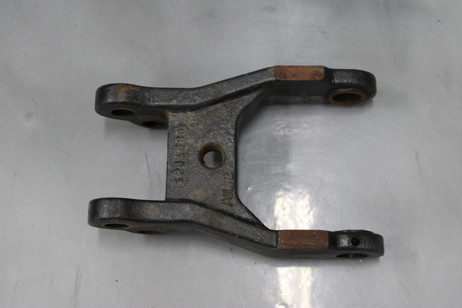 Toyota 8HBW23 Load Wheel Fork Bracket 00590-53139-71