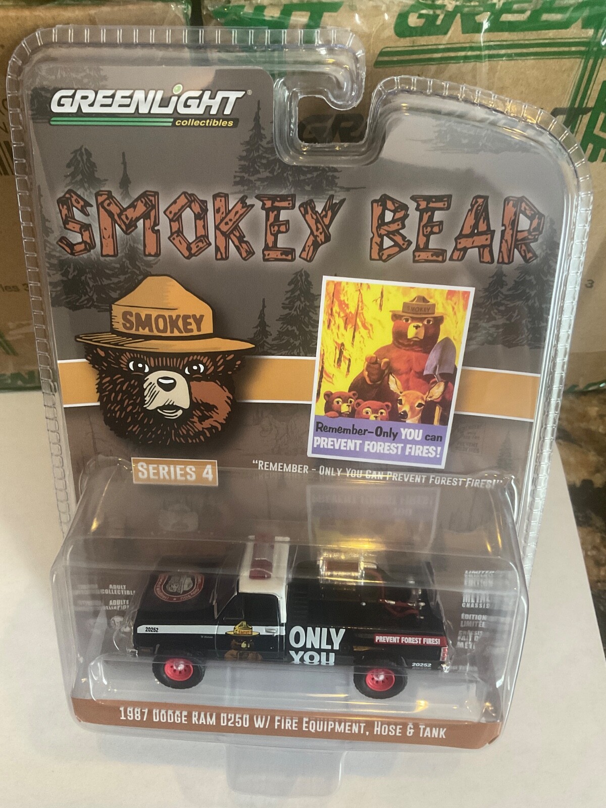 Greenlight Smokey Bear  series 1987 Dodge Ram D250 pickup w/ fire equipment