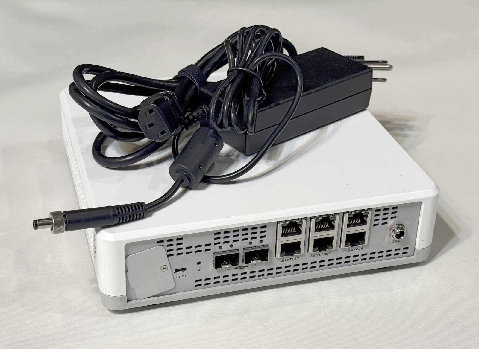 10GbE pfSense Firewall VPN AES QAT 8-Core Atom C3758 2.20GHz 32GB DDR4 256GB SSD