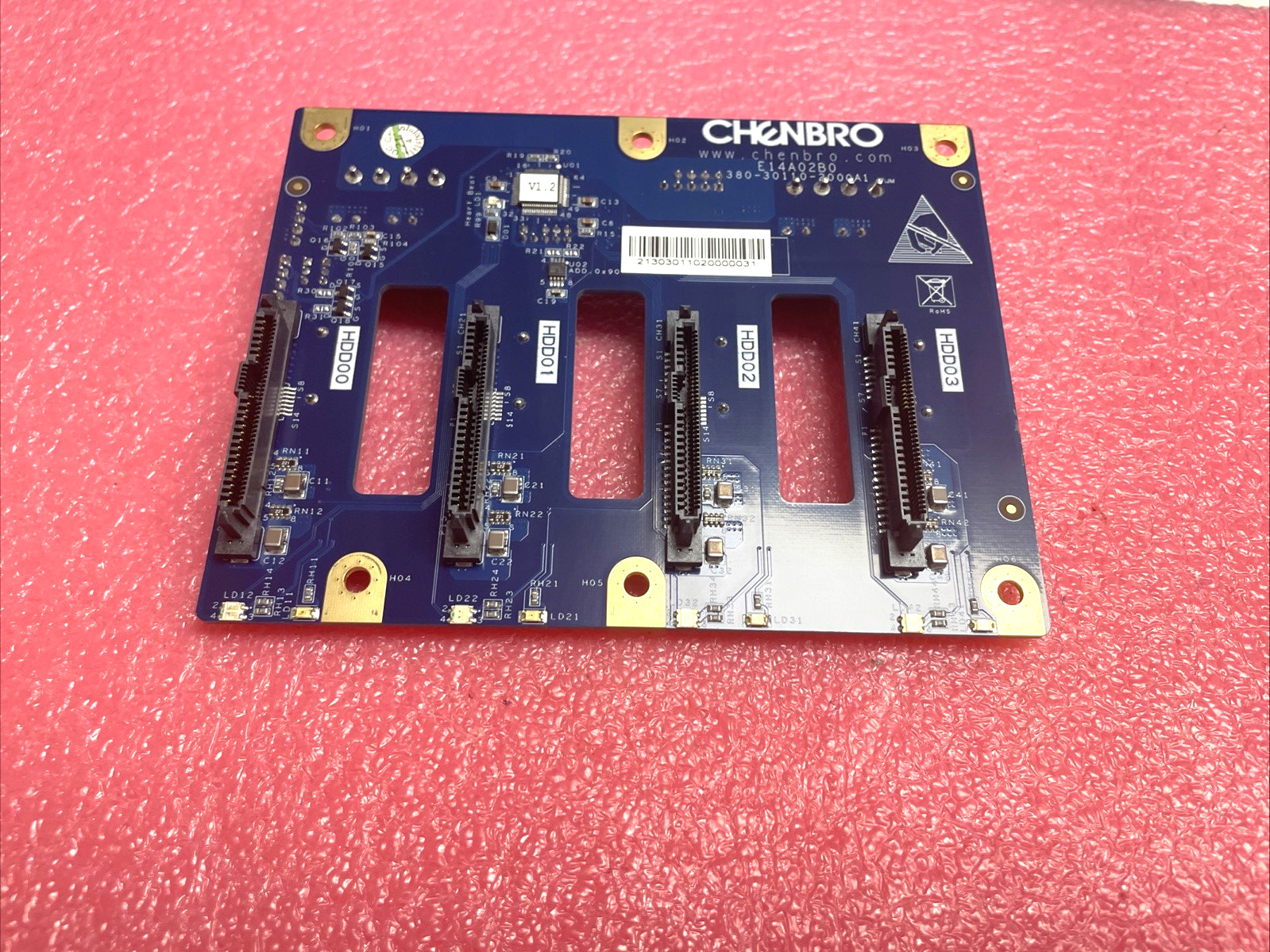 CLEAN BACKPLANE HDD CHENBRO E14A02B0 380-30110-2000A1 SAS.
