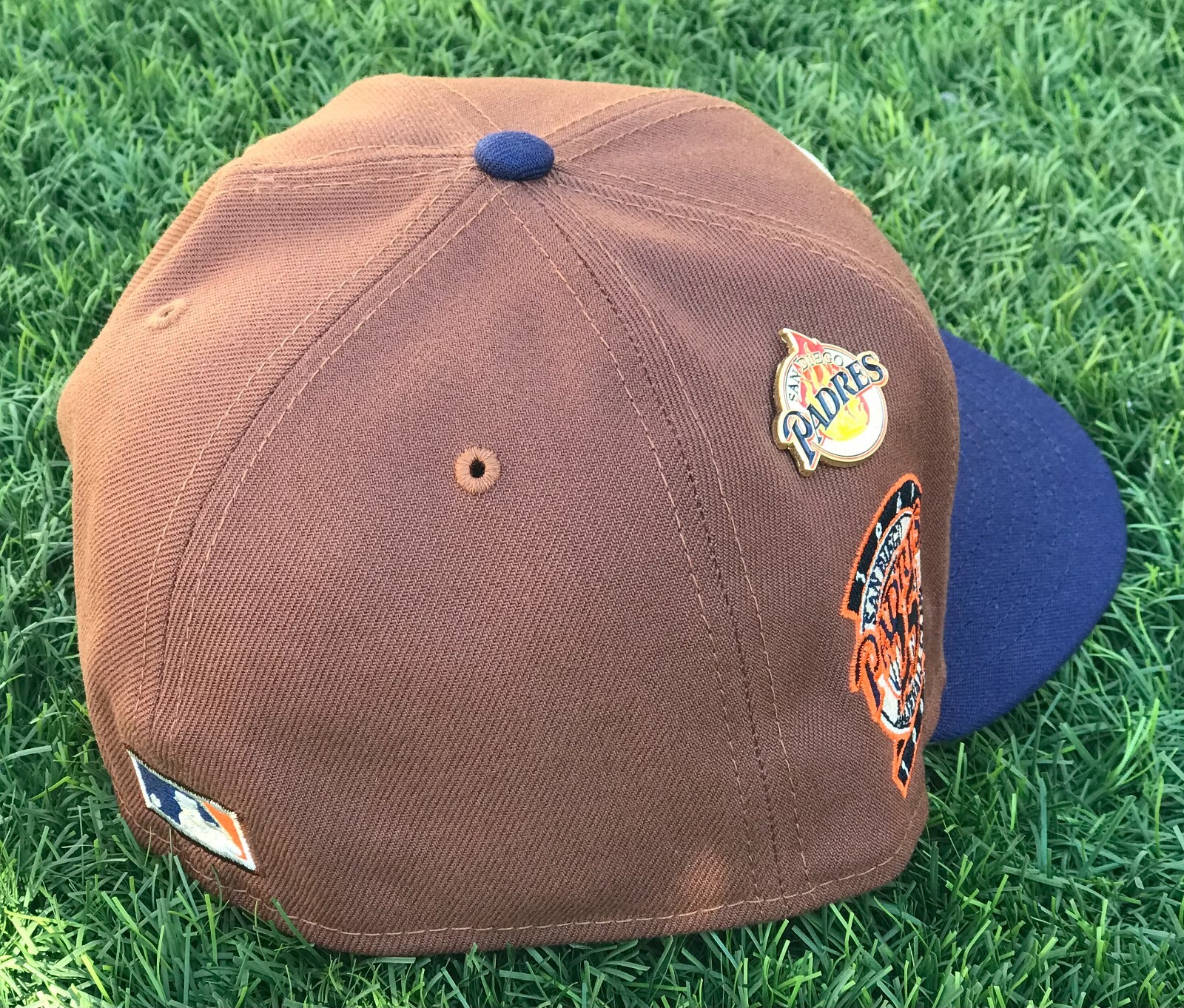 San Diego Padres Fitted Hats New Era Original with pin