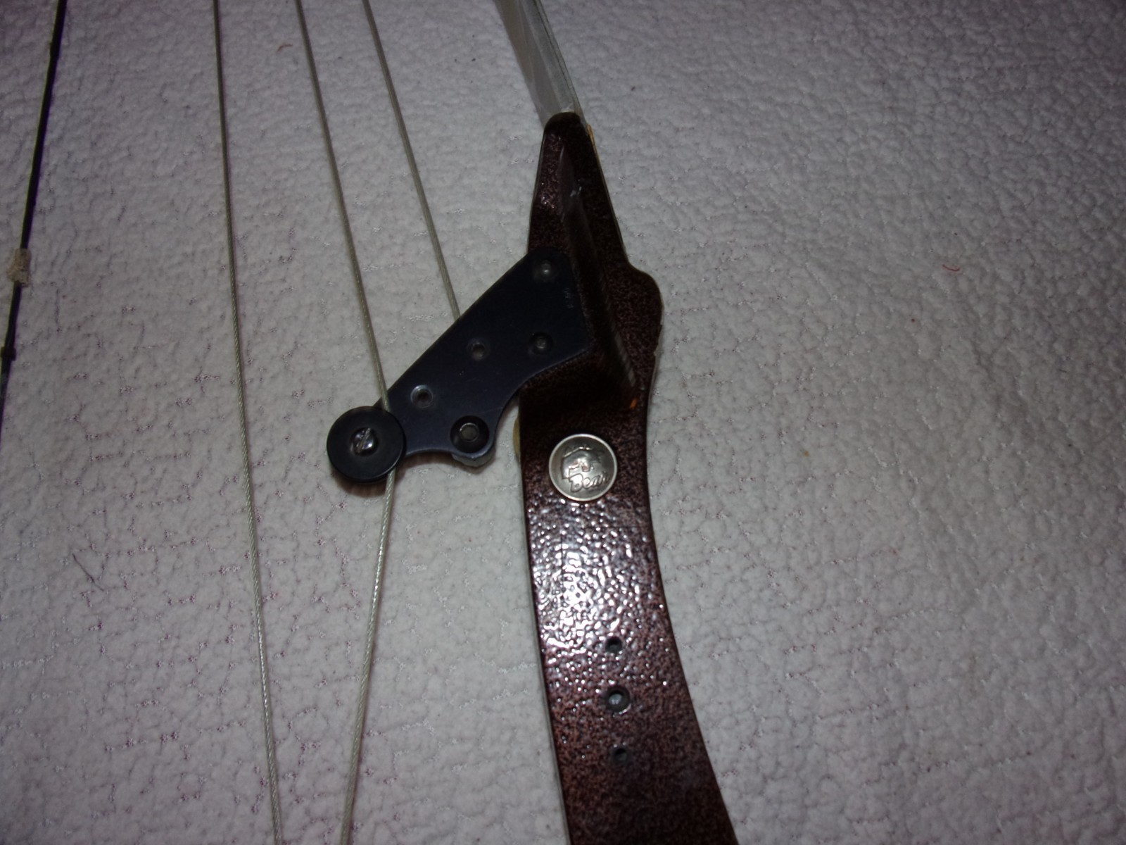 zVintage Bear Whitetail Hunter Compound Bow