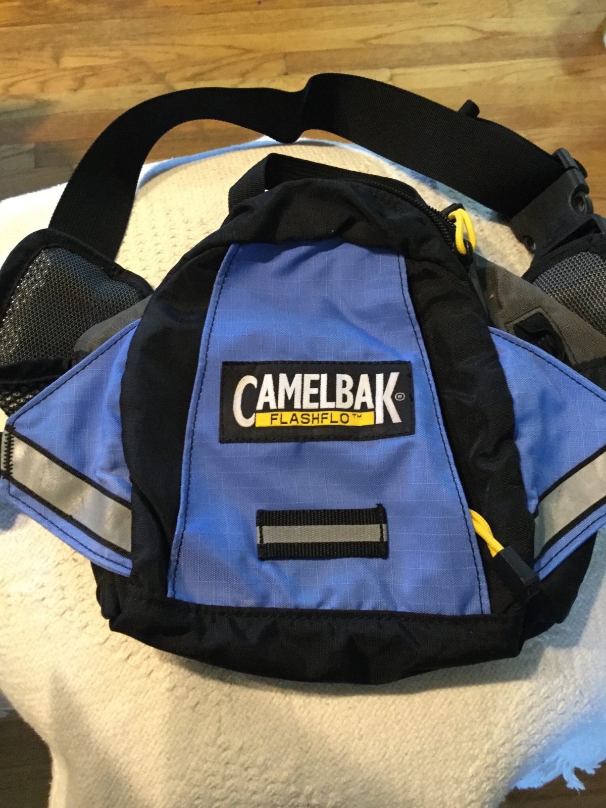 Camelbak Flashflo blue gray no bladder 9”H 12”L