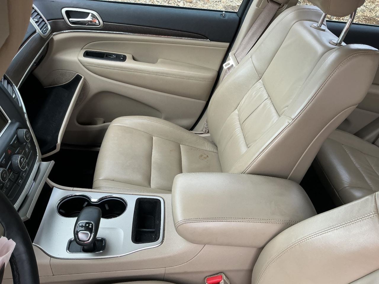 CHERGRAND 2015 Glove Box 4703692