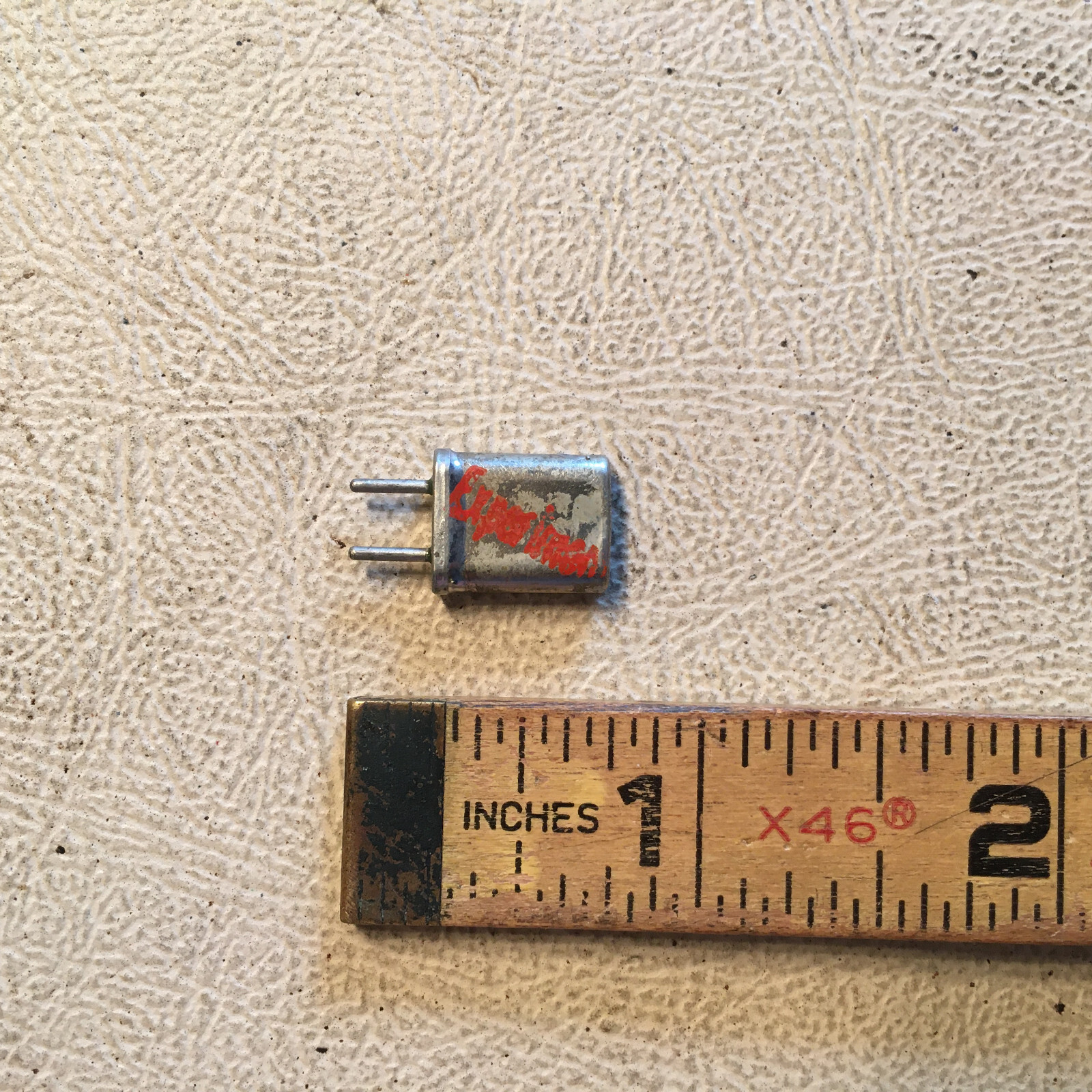 Quartz Crystal 83.300 Mhz, NOS