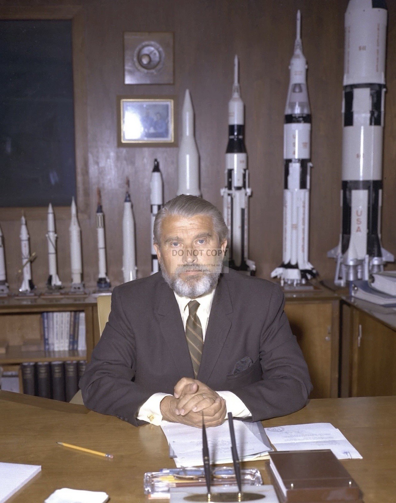 WERNHER VON BRAUN WEARING A BEARD AT DESK - 8X10 NASA PHOTO (EP-544)