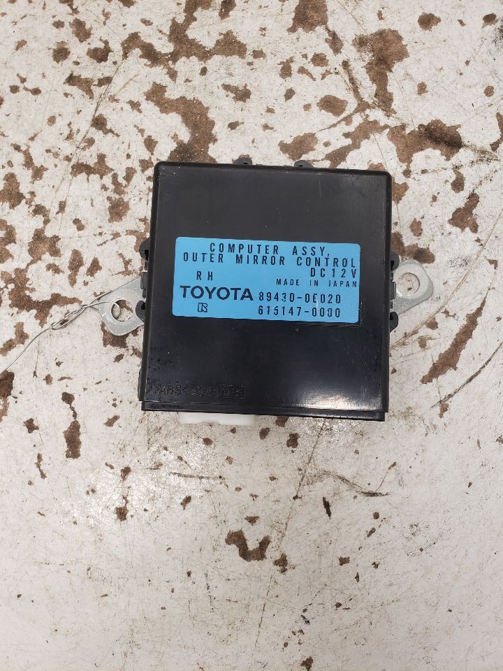 2004 Lexus RX330 Control Module OEM 1390649