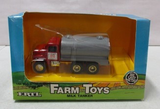 Ertl 648 1:64 Farm Toys Milk Tanker