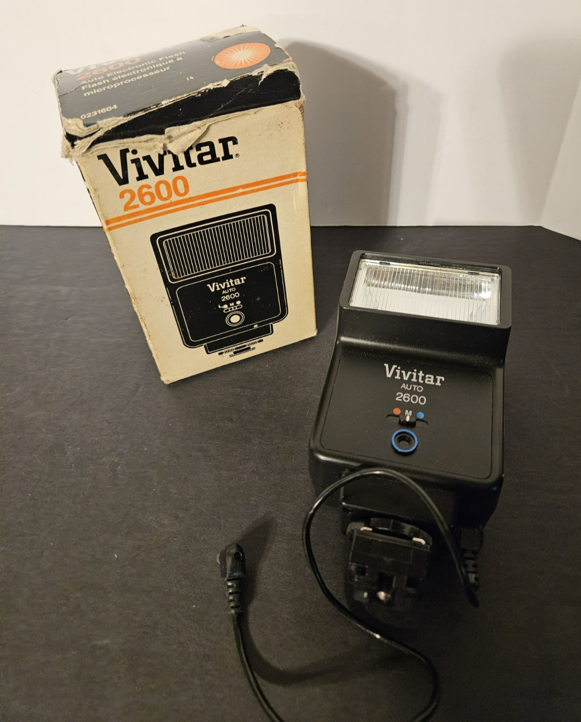 Vivitar Auto 2600 Auto Electronic Flash For Camera Locking Mounting Foot