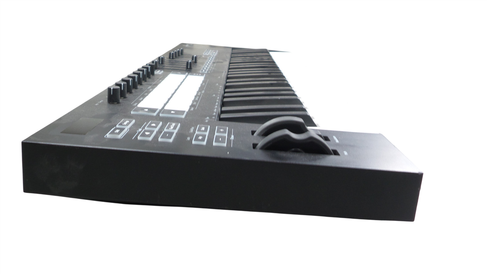 Novation Launchkey 49 Keyboard Controller - Free shipping