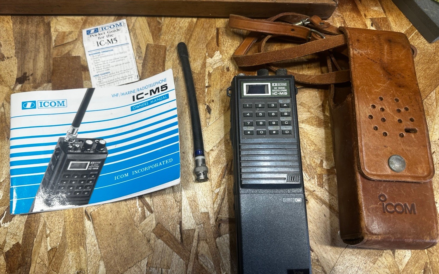 ICOM IC-M5 VHF/Marine/Radiotelephone W/Original Manual & Strap