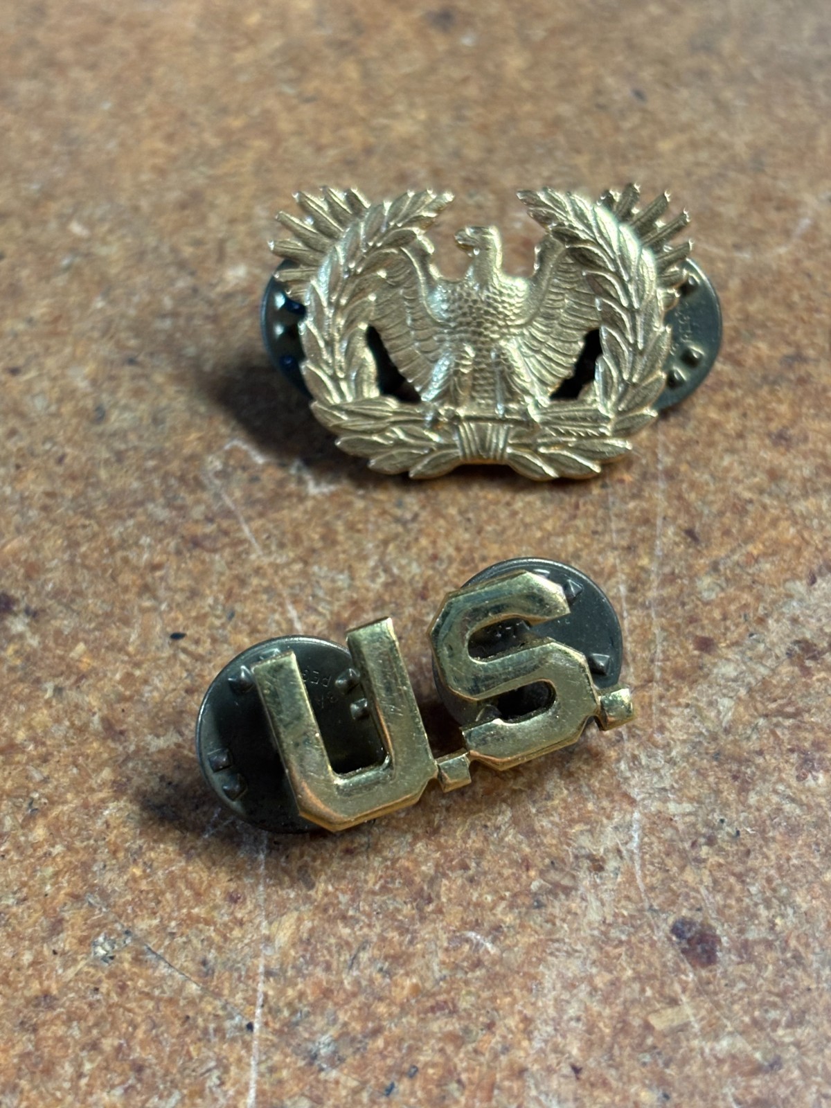 PAIR vintage USA Military Warrant Officer COLLAR PIN set "U.S." KREW G-I marked