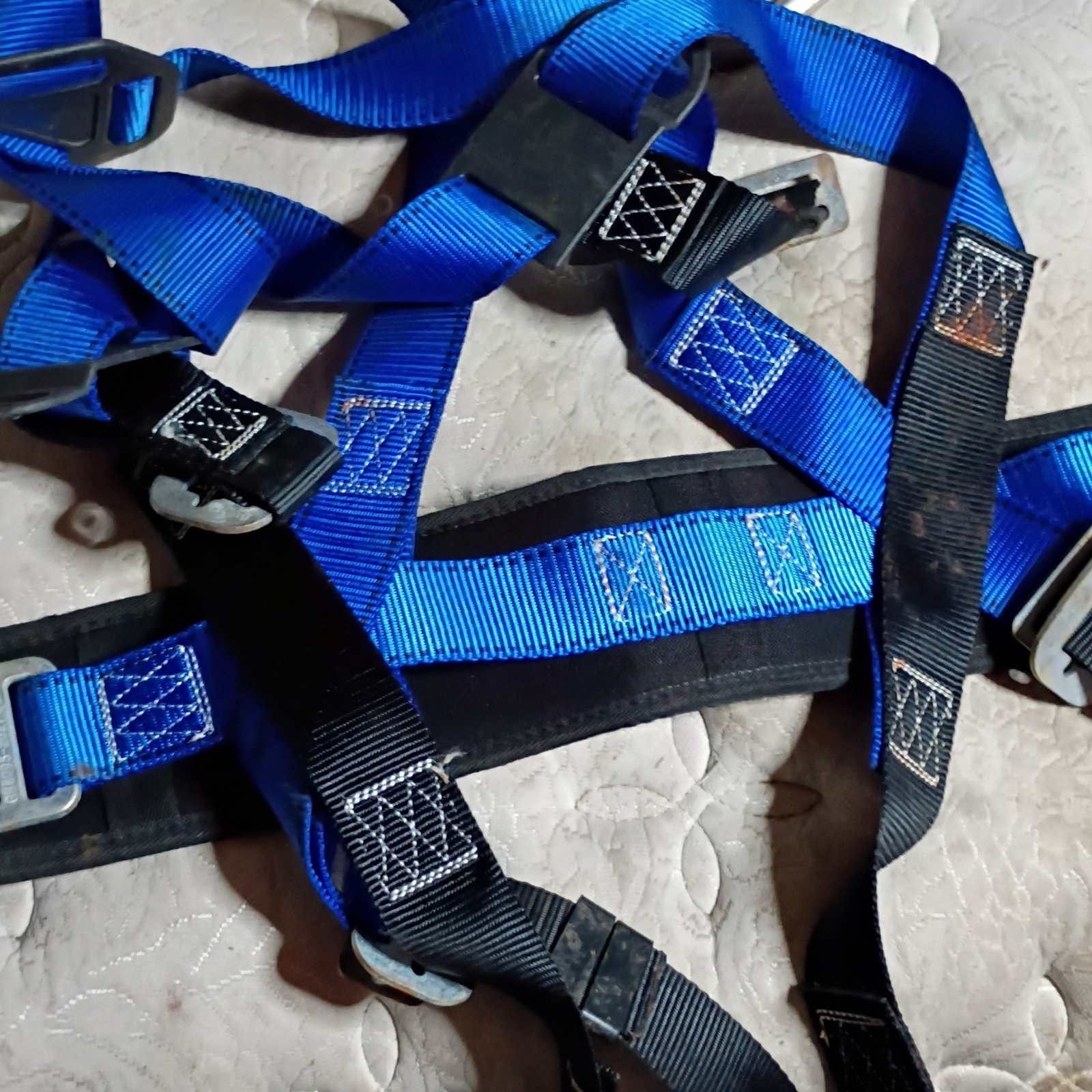 Blue/Black Safety Harness w/ Rope Lanyard and 2 Metal Snap Hooks