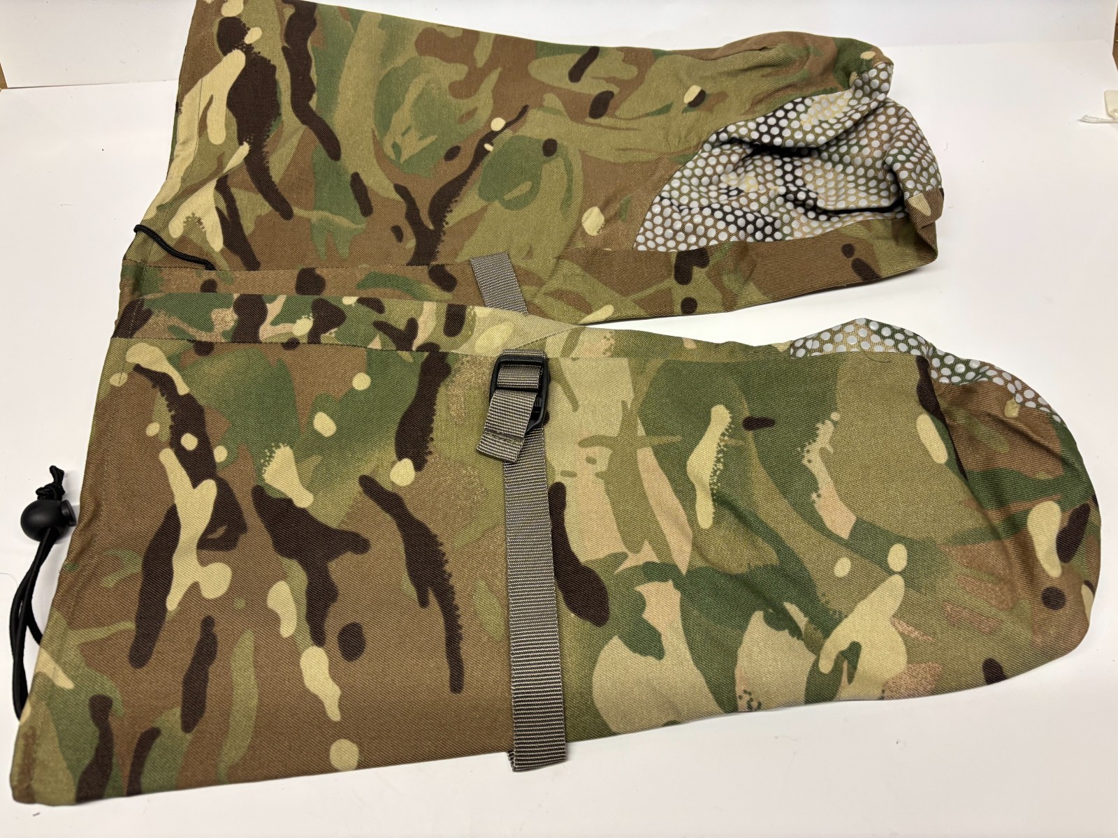 PAIR OF BRITISH ARMY MTP MITTENS UNUSED SIZE MEDIUM.