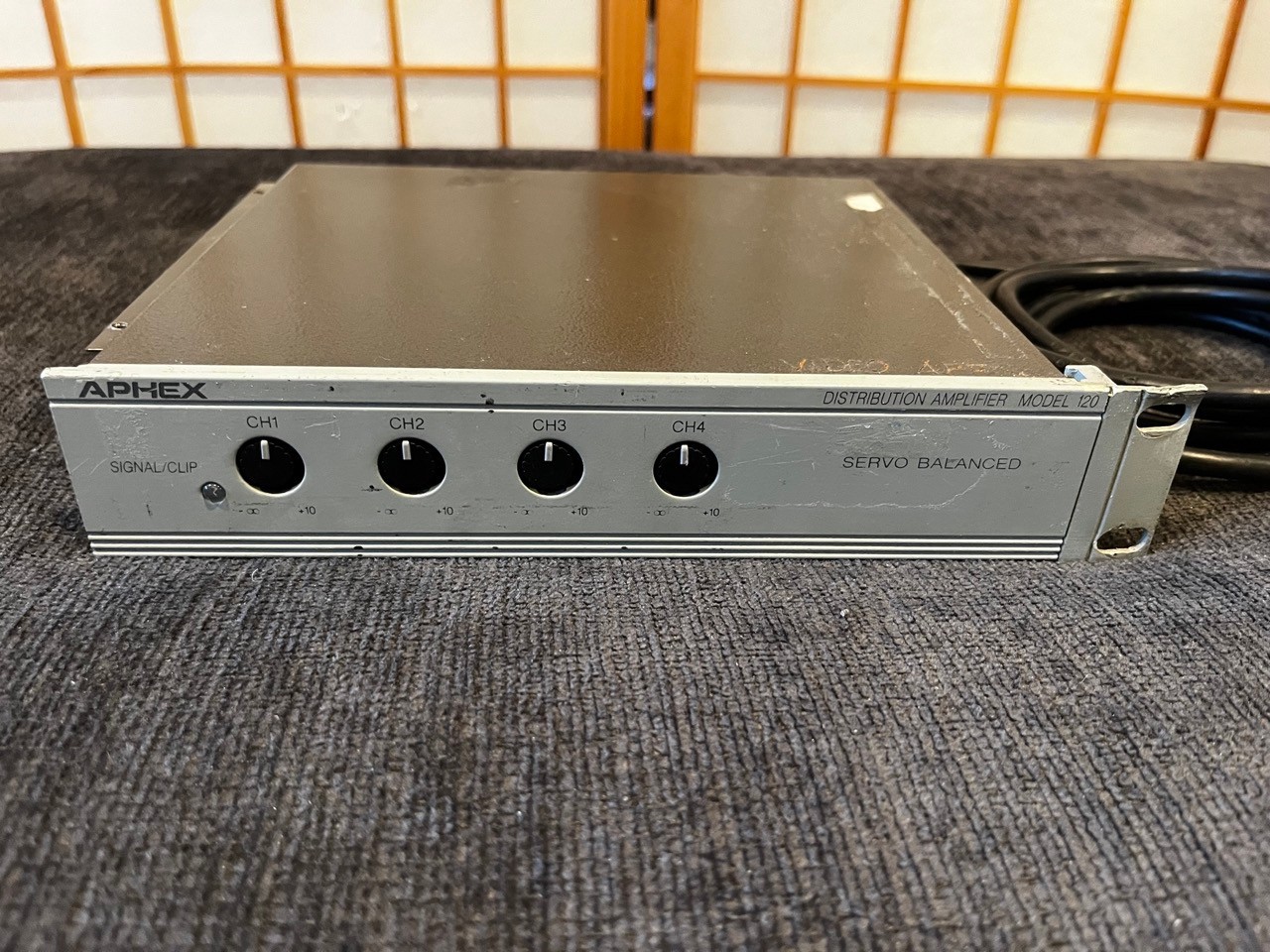 Aphex Model 120 1x4 Audio Distribution Amp Line Level Rack Unit