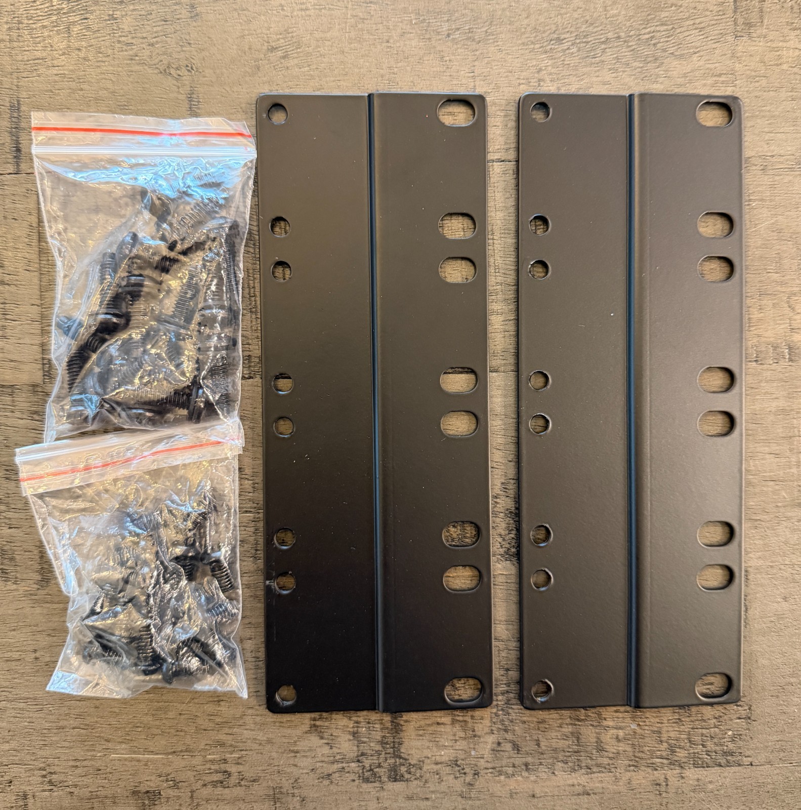 Chatsworth / Panduit equiv 4RU Rack extender brackets / screws 2pcs