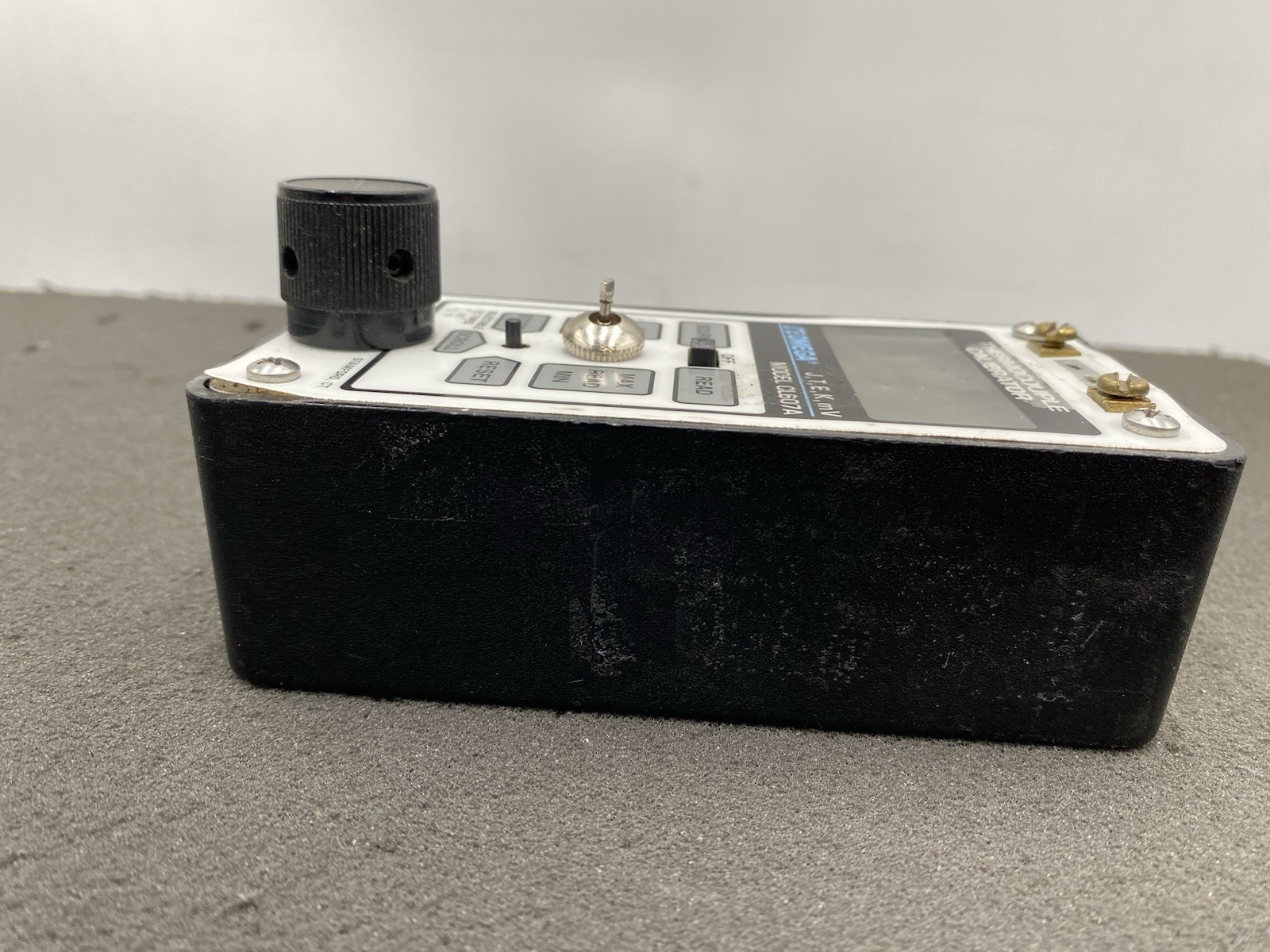 OMEGA THERMOCOUPLE CALIBRATOR CL607A