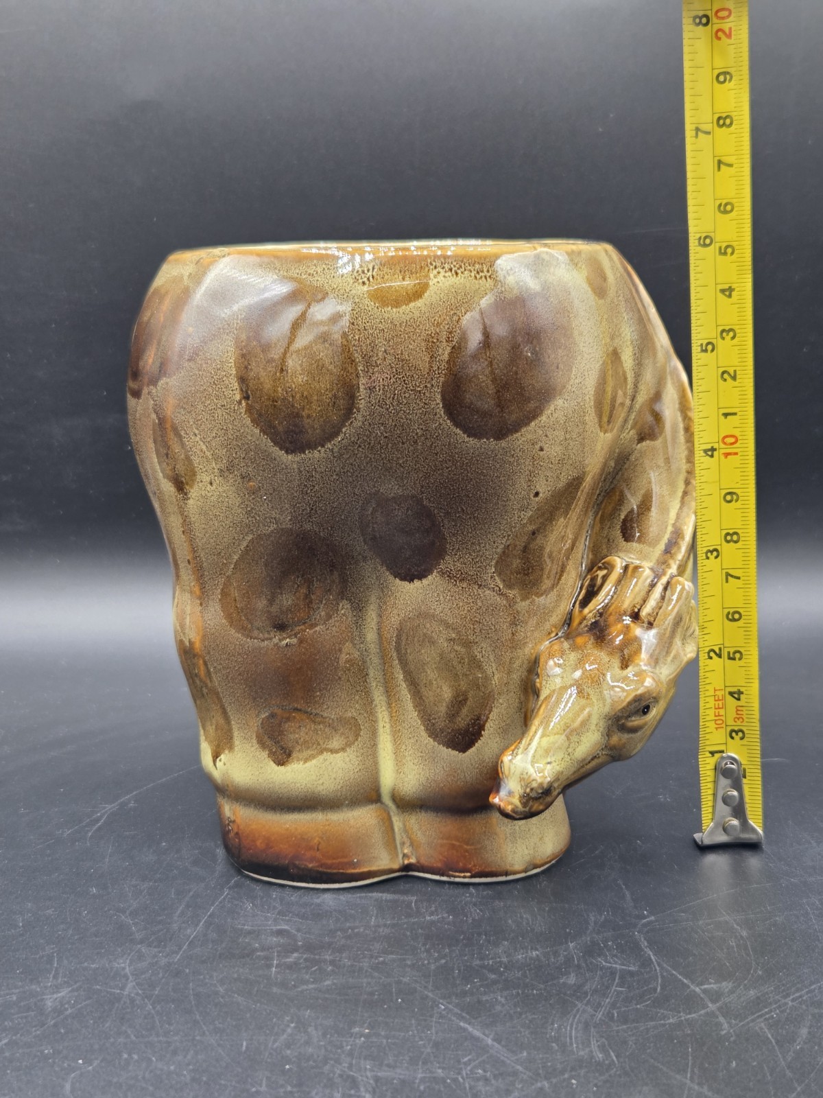Ceramic Glazed Spotted Giraffe Looking Back Hung Head Planter
