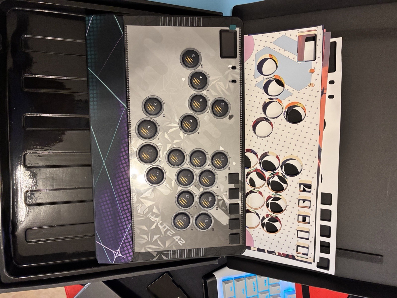 Haute42 Leverless Controllee Arcade Stick: Hautw 42 C-AT Black Leverless Arcade